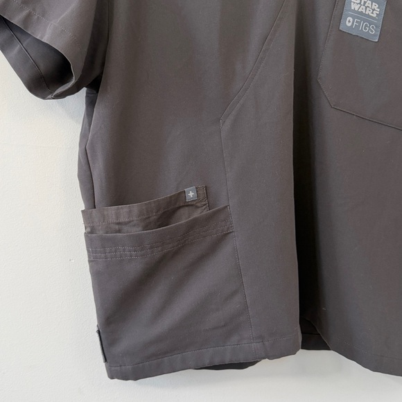 FIGS Ahsoka Wrap Scrub Top Limited Edition Star Wars Collection Size Medium - Picture 8 of 12